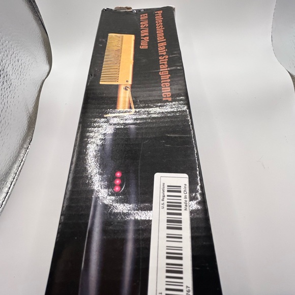 NWT Professional Hair Straightener Comb - Black and Gold - Picture 3 of 13